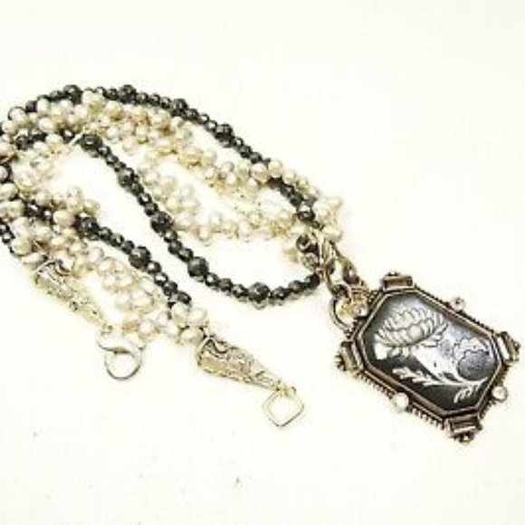 MARS & VALENTINE/ the DREAMER Sterling Pearls & Hematite Pendant Necklace